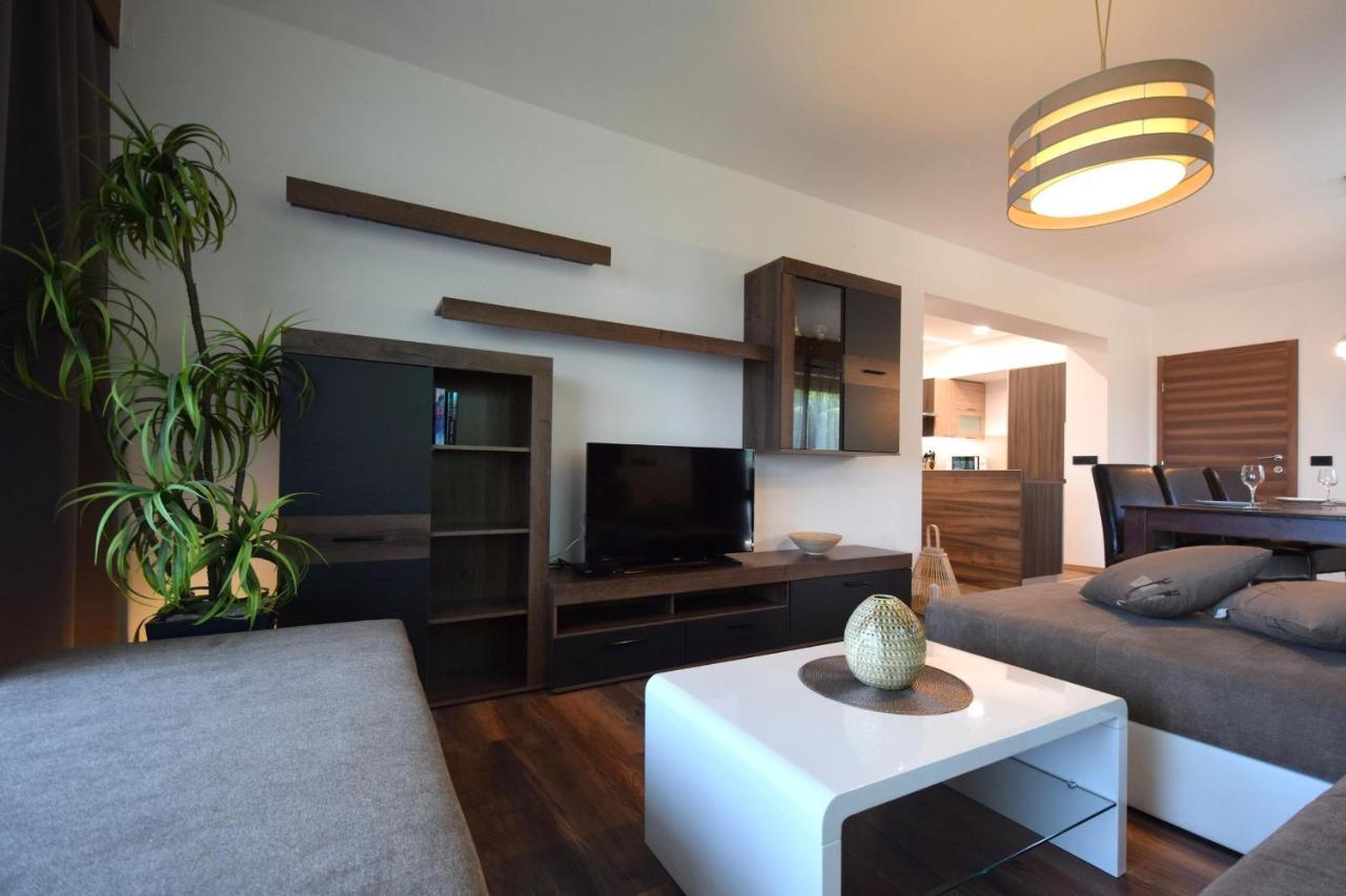 מאלינסקה Apartments Antonija מראה חיצוני תמונה