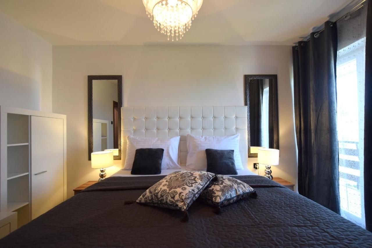מאלינסקה Apartments Antonija מראה חיצוני תמונה