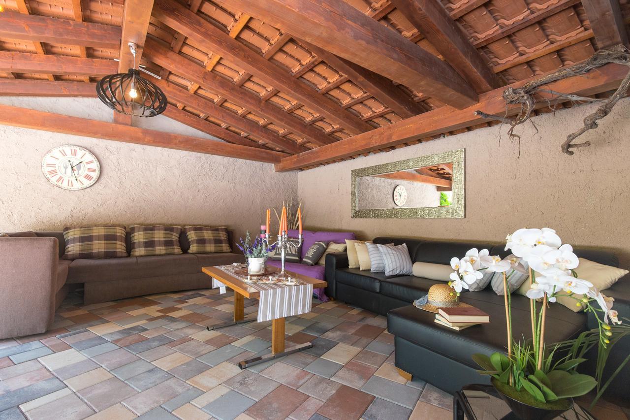 מאלינסקה Apartments Antonija מראה חיצוני תמונה