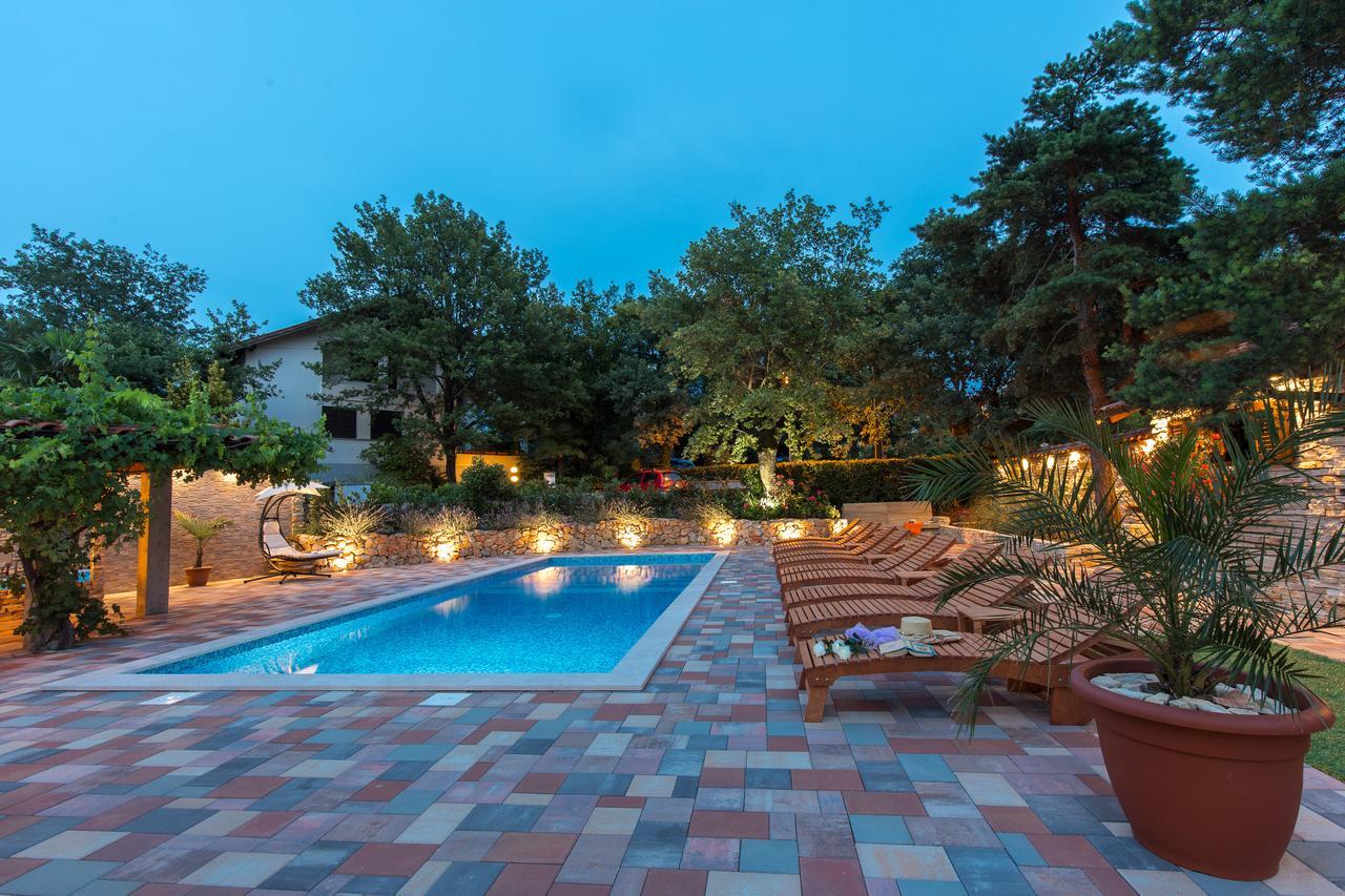 מאלינסקה Apartments Antonija מראה חיצוני תמונה